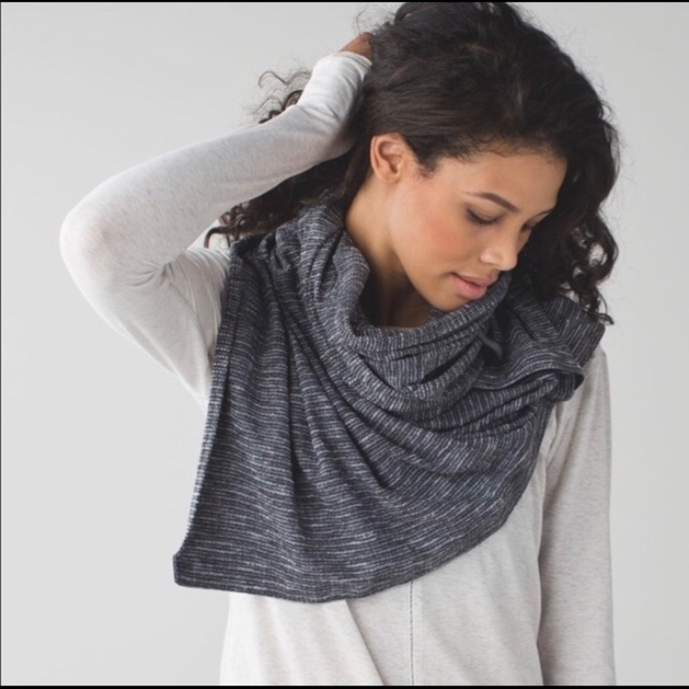 Lululemon vinyasa scarf